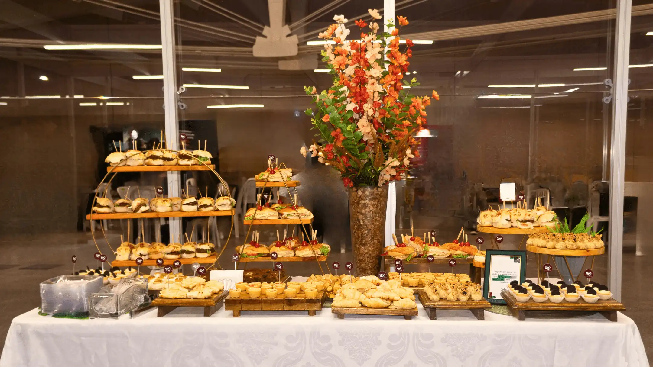 Apresentação de buffet MS Plus.